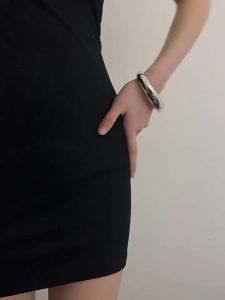 Vòng tay nữ kim loại phụ kiện đeo tay ngầu cá tính xinh đẹp thời trang Châu Âu Mỹ