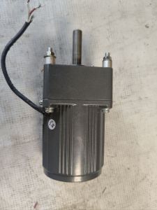 dinamo gearbox 220V