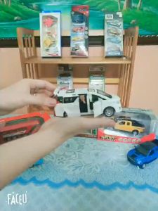 ( Xe kim loại) Xe mô hình 1:32 Xe ô tô Toyota Alphard Luxury hãng Jlaye Model có đèn  âm thanh