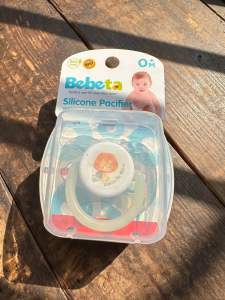 Bebeta pacifier with cover (glowing in the dark handle only)