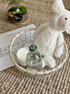 ชั้นวางของโลหะสำหรับโต๊ะทำงาน ชามเก็บของแบบเรียบง่ายและเย็น ชามเก็บไข่ในครัว ชามเก็บของสำหรับใช้ในบ้าน ชั้นวางของสำหรับใส่ขนมปัง