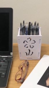 Tempat pena kreatif fashion lucu Dapat menampung benda tinggi dan pendek  Detail desain dan pengerjaan yang sangat indah - YOSINOGAWA STORE