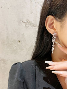 Luxurious Full Diamond Zircon Elegant Tassel High-End Feelings Ear Jewelry Stud Earrings Silver Needle Leaf Pattern for Women