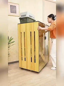 Cat Villa An indoor multi-layer solid wood pet store showcases a luxurious three-story cat house