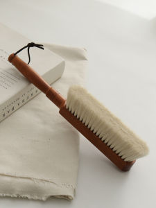 Solid Wood Wool Bed Brush Bed Brush Bed Brush Household Soft Bristle Brush Brushed Cashmere Coat Dusting Brush Bed Cleaning Gadget