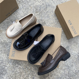 รองเท้าโลฟเฟอร์สไตล์อังกฤษแบบวิทยาลัยฤดูใบไม้ผลิและฤดูใบไม้ร่วงปี2022รองเท้าชั้นเดียวหัวกลมหนังแก้วแต่งพู่พื้นหนาแมทช์ลุคง่ายใส่ได้ทุกวันสำหรับผู้หญิง