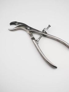 Upper Lower Extremity Bone Forceps and Centralized Reduction Forceps: Specialized Veterinary Surgical Tools for Orthopedics