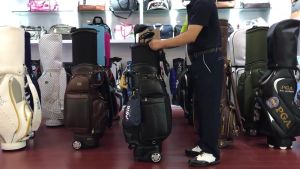 Túi Đựng Gậy Golf QB044-  da cao cấp nắp cứng có bánh xe. Túi gậy golf PGM 3S cao cấp nắp cứng đa năng