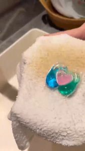 เจลบอลซักผ้า 6 in 1 เจลแคปซูล น้ำยาซักผ้า+น้ำยาปรับผ้านุ่ม หอมนาน 72 ชั่วโมง ใช้ง่าย