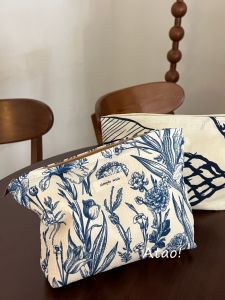 Artistic Dyed Solid Color Fabric Makeup Bag Storage Travel Cosmetic Organizer Ladies Handheld Toiletry Pouch Square Shape