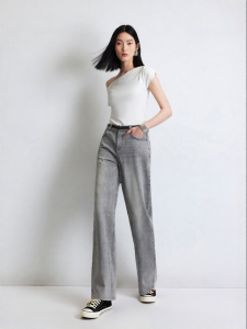 Vero Moda | Belted Diamante Pocket Washed Straight Jeans