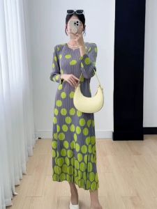 ชุดผู้หญิงที่ชัดเจน ร่วงชุดพิมพ์ลายคอกลมแขนยาว ชุดผู้หญิงที่ชัดเจน ร่วงชุดพิมพ์ลายคอกลมแขนยาว ร่วงชุดผู้หญิงที่ชัดเจน ร่วงชุดพิมพ์ลายคอกลมแขนยาว