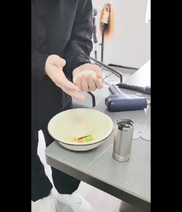 ชุดเครื่องทำพาสต้าไฟฟ้าแบบพกพา พร้อมอุปกรณ์เสริม 8 ชิ้น เครื่องทำพาสต้าแบบชาร์จได้สำหรับทำสปาเก็ตตี้/เฟตตูชินี