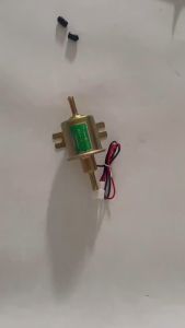 สากล 24 โวลต์รถเรือไฟฟ้าเชื้อเพลิง 24 โวลต์ปั๊มน้ำมันเชื้อเพลิงปั๊มในกรองสายน้ำมันดีเซลเปลี่ยนเงินเงิน