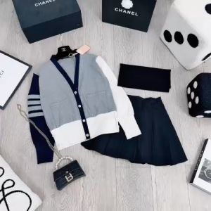 Set bộ đồ nữ 3 món áo cadigan 3 sọc len tăm thome phối kèm bra đen mix chân váy xoè xếp ly dáng ngắn sang chảnh siêu hot hit