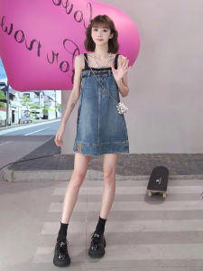 สไตล์สาวแซ่บ สองชิ้นปลอม เดนิม เชือกแขวนคอ เดรส ผู้หญิง ฤดูร้อน ใหม่ หลวม พรางหุ่น กระโปรงสั้น ลำลอง สบาย แขนกุด