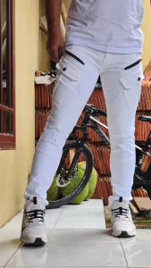 celana panjang biker kargo jeans warna putih