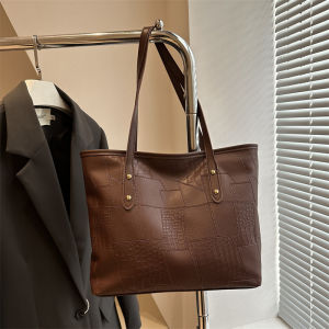 【Hot Selling Womens Bag】High-value foreign style large-capacity bag new womens bag fashionable commuter shoulder bag summer popular tote bag