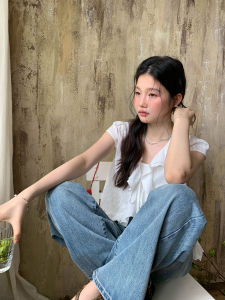 Mixd | Áo Blouse Trắng Dễ Thương Cổ Xếp Ly Lỗ Hổng Rộng Rãi