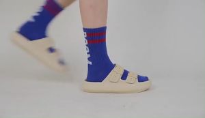 New Non Slip Thick Soled Slippers For Casual Wear With A Soft Sole And A Raised Height For Women