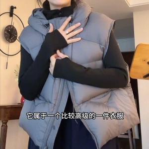 New 2025 Womens Soft Puffy Hooded down Cotton Vest Short Loose Casual Outerwear Trendy Zipper Closure Solid Color