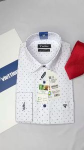 Áo sơ mi dài tay Việt Tiến trắng chấm họa tiết 1R6090 - Regularfit vạt bầu
