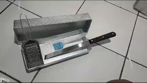 2 pcs loyang bronis dan pisau kuas silikon parutan keju