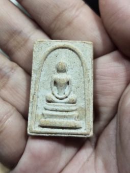 รูปจากผู้ขายบน Lazada: พระสมเด็จหลังพระสีวลี หลวงพ่อกวย วัดโฆสิตาราม ชัยนาท รุ่นแรก ปี12 ตั้งราคา ฿200 ขายแล้ว 10 ชิ้น