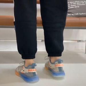 RJT Sneakers Sporty Pria Bahan Kanvas Motif Grafis - Sepatu Olahraga Gaya Korea