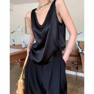 เสื้อกั๊กผ้าซาตินหลวมๆ คอวี แขนกุด เสื้อชั้นในผู้หญิงฤดูใบไม้ผลิและฤดูใบไม้ร่วง เสื้อผ้าทำงานสไตล์ไฮเอนด์