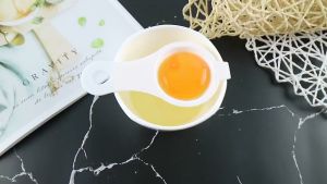 White Yolk Egg Separator / Kitchen Egg Yolk White Separator Gadgets Tools / Pemisah Telur Putih 蛋清分离器 鸡蛋 Egg Separator Egg White Yolk Sifting Holder Egg Divider Kitchen Accessory Alat Pemisah Telur Kuning