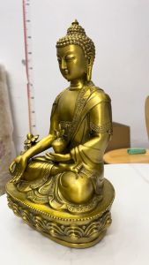 Tượng phật dược sư bằng đồng cao 30cm ngang 18cm nặng khoảng 2.2kg