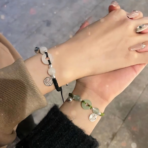 สร้อยข้อมือลูกปัดทํามือสําหรับผู้หญิง ของขวัญที่เป็นกลางสไตล์แห่งชาติที่ทันสมัย เหมาะสําหรับคนรักและเพื่อนที่ดีที่สุด