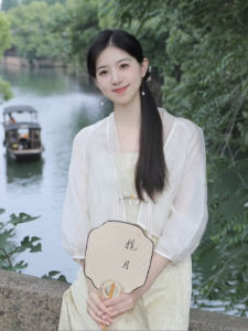 สไตล์จีนใหม่ พลีท ป้องกันแสงแดด ผู้หญิง ฤดูร้อน สั้น คาร์ดิเกน แจ๊กเก็ตมีเชือกแขวนคอ กระโปรง ผ้าคลุมไหล่บางปกขึ้น