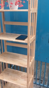 Kệ sách 5 tầng  sâu 28cm  ngang 50cm  cao 155 cm  gỗ cao su màu tự nhiên  bóng đẹp đã xử lý tẩm sấy chống mối mọt bền hơn nhiều so với gỗ thông và MDF. Đa năng dễ di dời.tháo ráp.