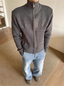 เสื้อคาร์ดิแกนถักแบบมีซิปคอตั้งสไตล์อเมริกันย้อนยุคสำหรับผู้ชาย ทรงหลวม ลำลอง หลากหลาย แจ็คเก็ตสเวตเตอร์ทันสมัย