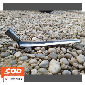 Babat atau alat penyiang rumput manual mata dua