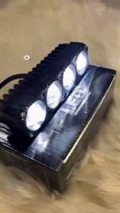 คุณภาพไฟมอเตอร์ไซค์ Led สำหรับการเครื่องกรอบ 12v, พัดลมเย็นคู่ ด้านล่างเป็นอลูมิเนียมผสม ระดับกันน้ำ IP68 กันกระแทก เเสงสีขาว+แสงสีส้ม