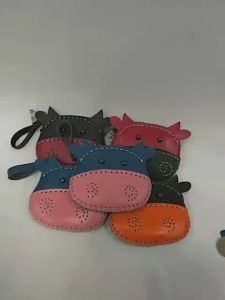 คลิป กระเป๋าใส่เหรียญ วัวน้อย หนังวัวแท้ 100% 3.25x4 นิ้ว