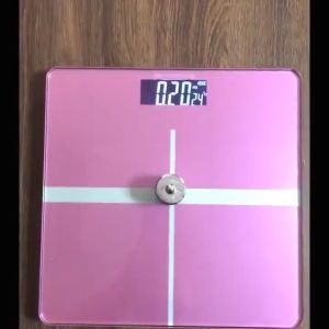 CÂN ĐIỆN TỬ CHỮ THẬP MẶT GƯƠNG SANG CHẢNH DÙNG PIN TIỆN LỢI - CÂN SỨC KHỎE GIA ĐÌNH ISCALE SE XỊN THEO DÕI CÂN NẶNG VÀ NHIỆT ĐỘ PHÒNG CHÍNH XÁC