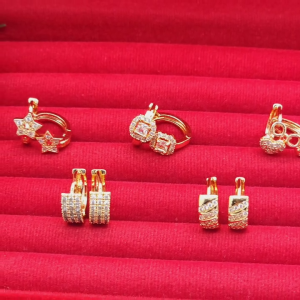 ต่างหูทองเคฝังเพชร แบบห่วง สีทองเค 14K งานชุบ งานแฟชั่น ใส่ง่าย ใส่ออกงานได้ ใส่ได้ทุกโอกาส รูปถ่ายจากสินค้าจริง พร้อมส่ง