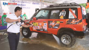 Dung Dịch Rửa Xe Không Chạm Nước Rửa Ô Tô Xe Máy Ekokemika T-Rex 6 22L loại bỏ nhanh chất bẩn bám lâu ngày