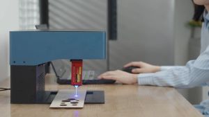 10 ปี Sculpfun iCube 3W/5W/10W - เครื่องแกะสลักเลเซอร์ เทคโนโลยีการแกะสลักลำแสงเลเซอร์ พิเศษ สำหรับความงาม 130x130 มม