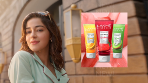 Lakme Blush & Glow Hydrating Strawberry Facewash with Vitamin C Serum & Fruit extracts 100g