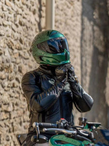 แว่นตาขี่มอเตอร์ไซค์รุ่น Ruroc Atlas3040 ป้องกันฝ้า เปลี่ยนสีได้ด้วยไฟฟ้า แบบเคลือบสี ทรงตัวตลก สำหรับหมวกกันน็อคสไตล์ฮาร์เลย์