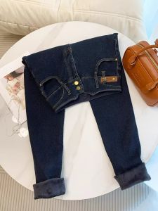 กางเกงยีนส์ทรงเข้ารูปเอวสูง ทรงขากระบอกเล็ก ทรงยาวปานกลาง ทรงเข้ารูป กางเกงขายาวสำหรับผู้หญิง ทรงเข้ารูป ทรงเข้ารูป เทรนด์ฤดูหนาว