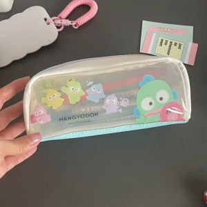 พร้อมส่งSANRIO ซานริโอ น่าเกลียดปลาฮังโยดอนกรณีดินสอความจุขนาดใหญ่พีวีซีปากกากระเป๋าน่ารักตารางถุงเก็บเครื่องเขียนกล่อง