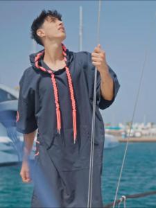 AquaPlay Braided Hooded Beach Poncho for Couples Stylish Quick Dry Rashguard Surfing Diving Bathrobe