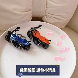 Gantungan Kunci Diecast Miniatur Motor Keychain 3D Zinc Alloy Kreatif Liontin Tas