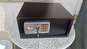 Intelligent Electronic Safety Box